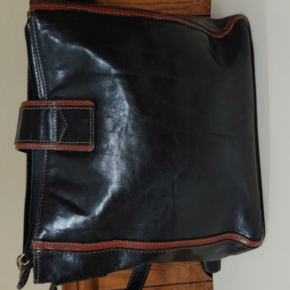 Piero Vintage Leather Crossbody Bag - Picture 6 of 16